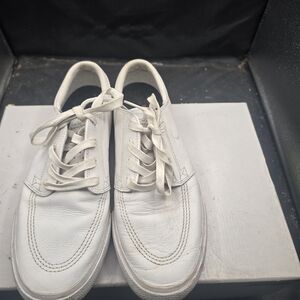 Men's White Casual Shoes‎